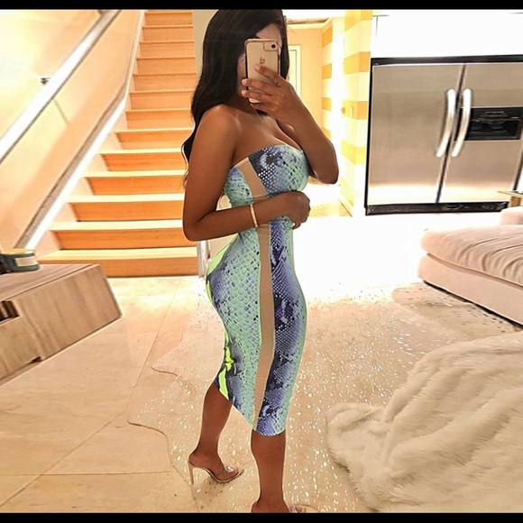 Strapless snake print body con dress - Picture 4 of 6